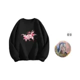 블랙 (포함된 기념 배지)