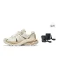 White (Comes with Smartphone Backpack *1)