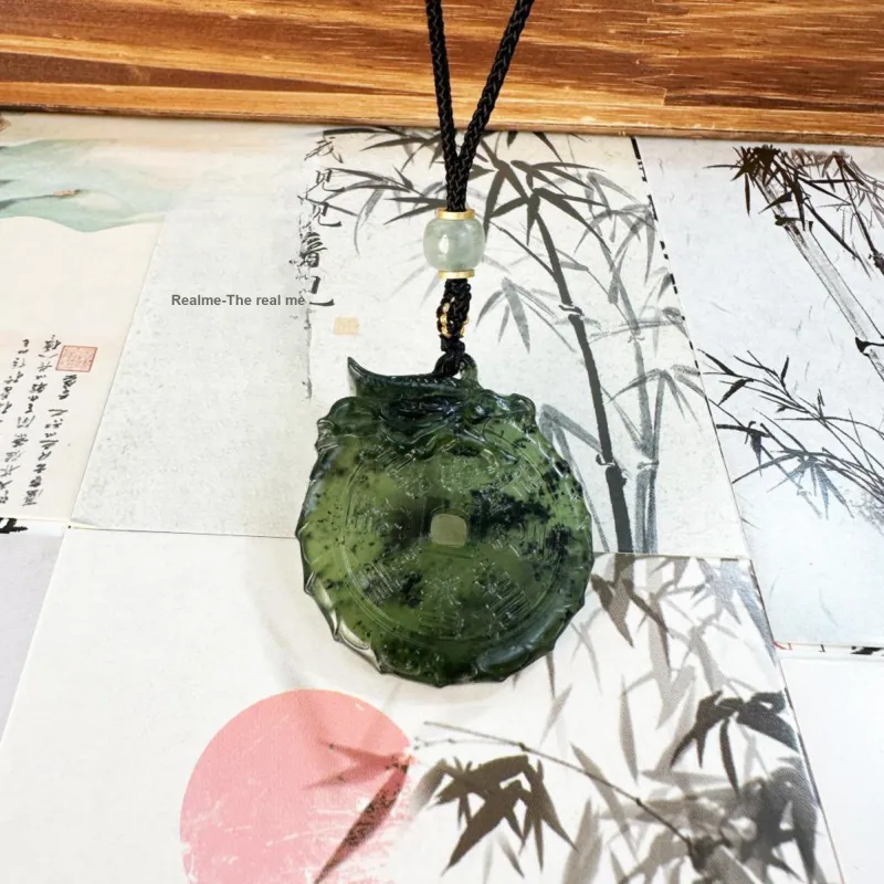 Tang Zhi Serpentine Jade Necklaces Unisex-6