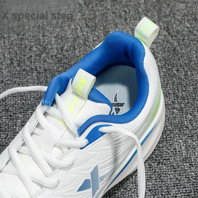 XTEP Shock-absorbing And Waterproof Low-Top Running Shoes Men's White-9