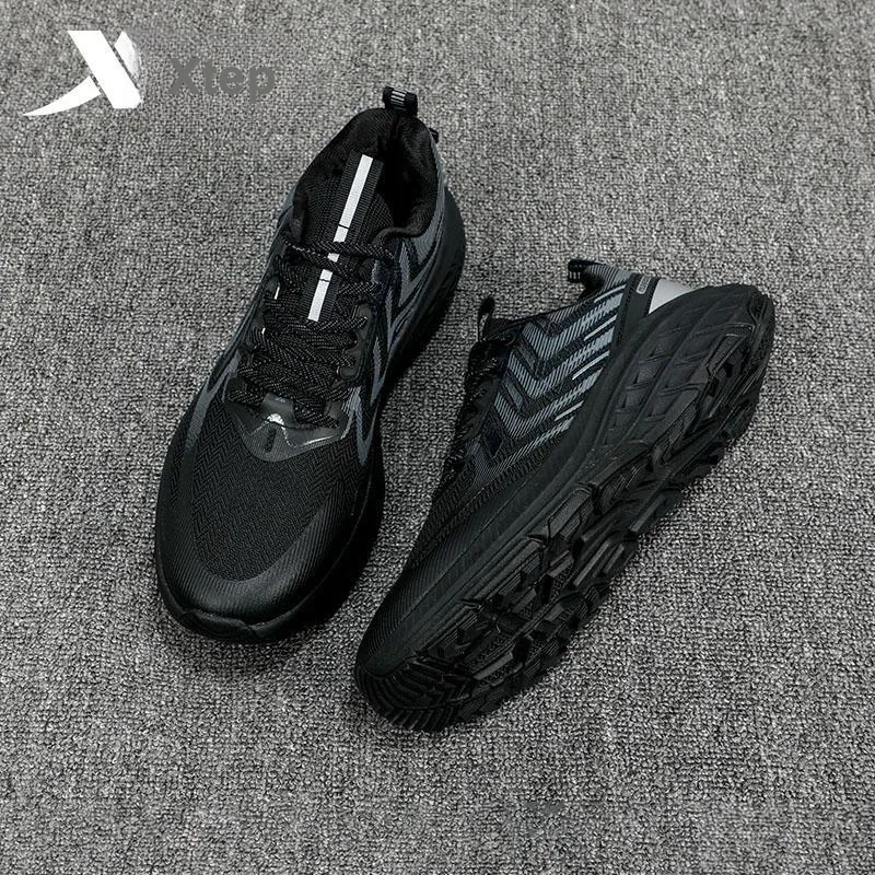 XTEP Kunwu Cushioning Breathable Low Top Running Shoes Men's Black-10
