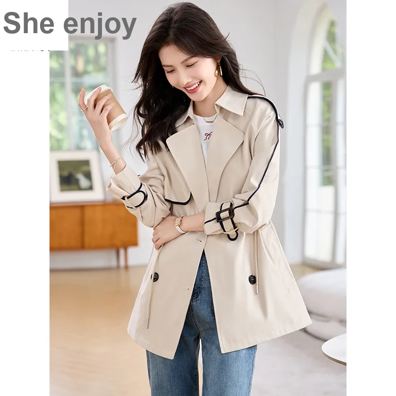 She Enjoys Cropped Coat Women's Light Khaki-3