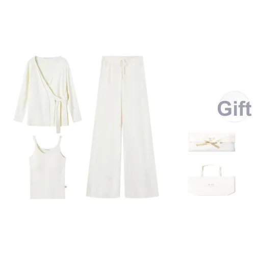 Легкий пижамный комплект подарочная коробка женский