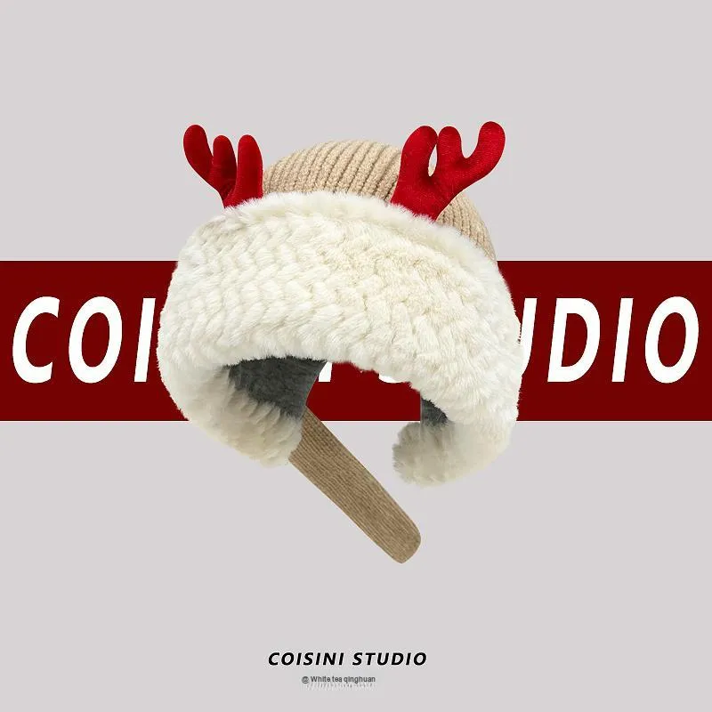 Moore Joan Plush Hats & Caps Women's-9