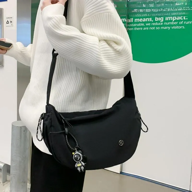 Tong Tong Rabbit Nylon Shoulder Bag Unisex Egg Yolk Flowing Sand \ Black \ Orange \ Vanilla Cream-6