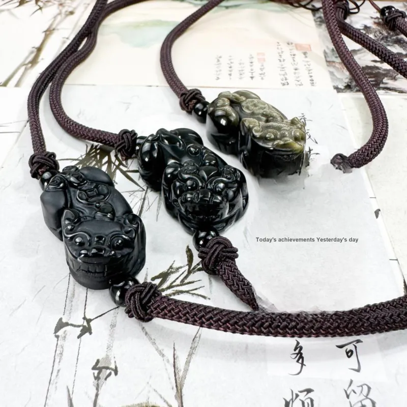 Tang Zhi Obsidian Necklaces Unisex-1