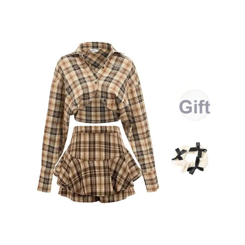 TURN UP Комплект с юбкой Женские Цвет на изображении