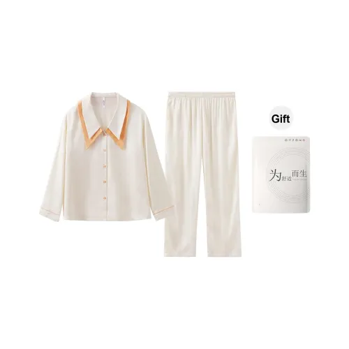 Пижамный комплект Red Beans At Home для женщин набор в подарочной коробке