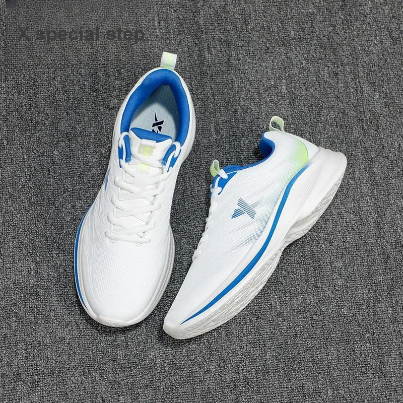 XTEP Shock-absorbing And Waterproof Low-Top Running Shoes Men's White-6
