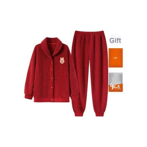 Удобный и освежающий комплект пижам для женщин красный