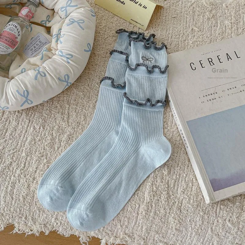 Gentle Welcome Mid Calf Socks Women's 1 Pack-13