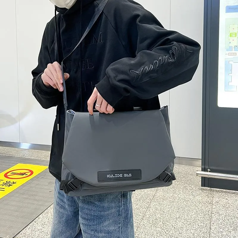 Alcohol dragon Handbags-3