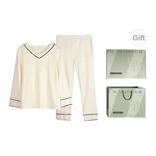 Xuan Liang Women's Pajama Sets