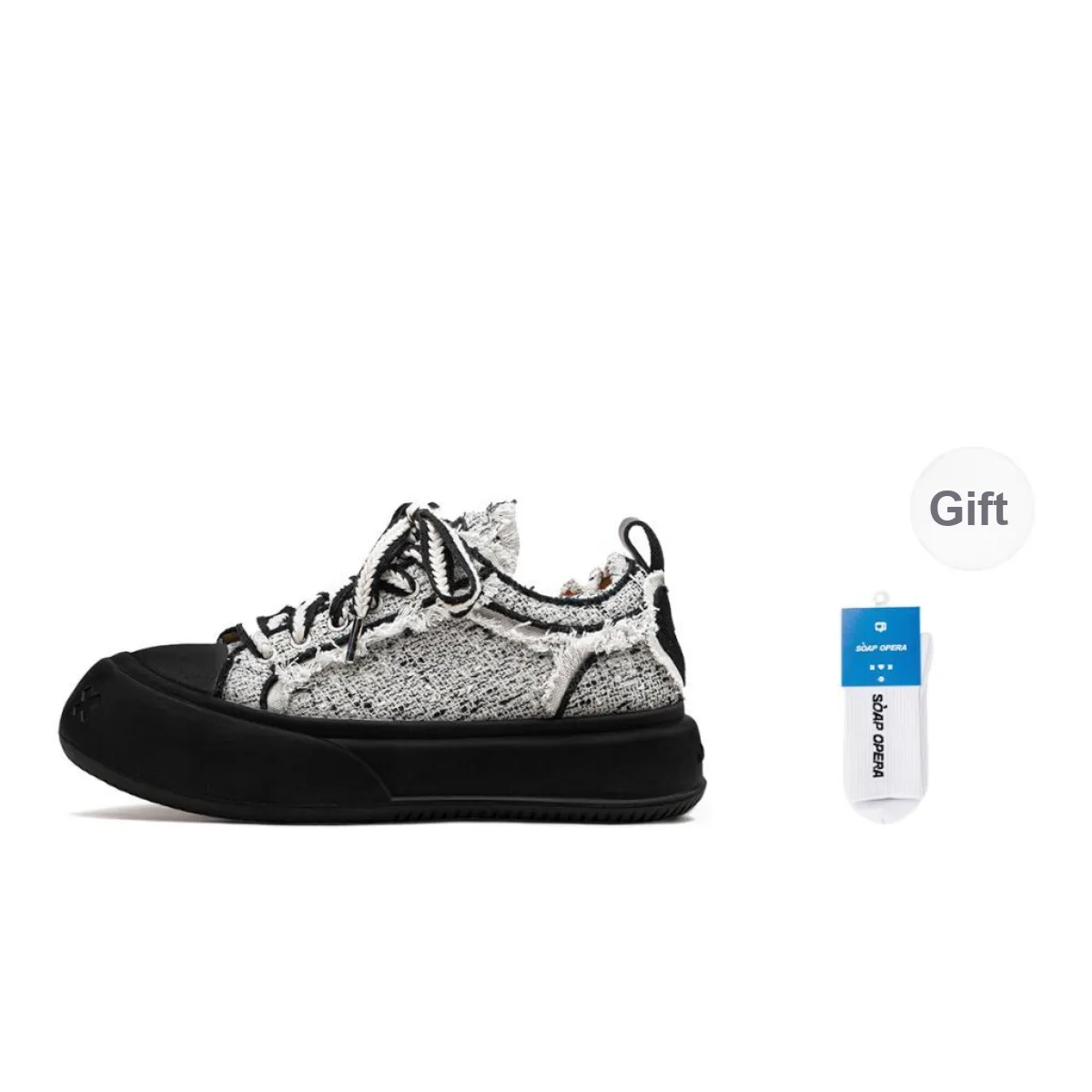 SOAP OPERA Basic Collection Anti Slip And Wear Resistant Height Increasing Low Top Canvas Shoes Unisex Black White
