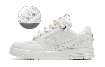 VICKI BROWN Jeans Skateboard Shoes Men Low Top White