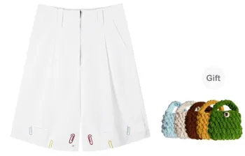 Madgood Casual Shorts Women's Ecru Comes With Earphone Case
