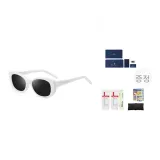 화이트 프레임 + 블랙 그레이 렌즈 스타일