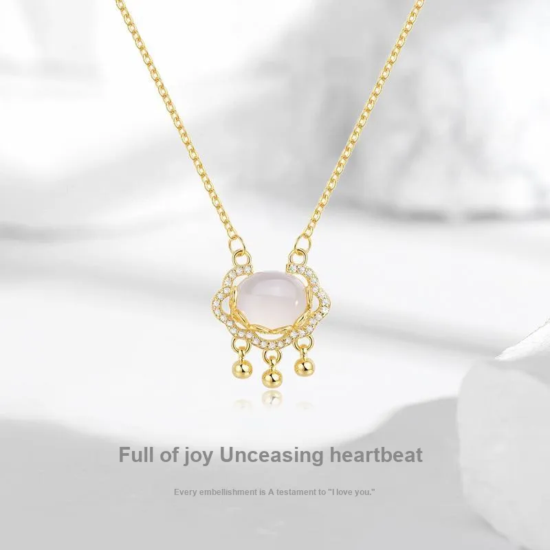 JUICY GRAPE Chalcedony Necklaces Women's-1