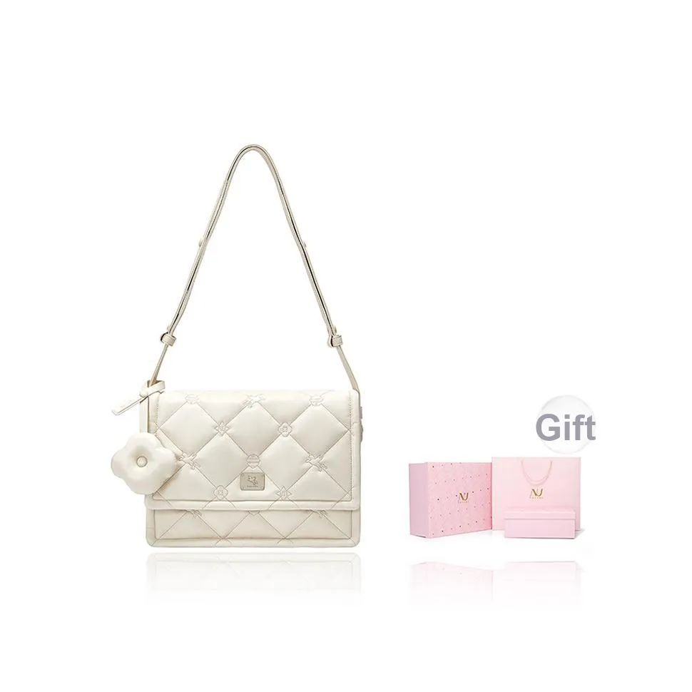 NUCELLE Shoulder Bags