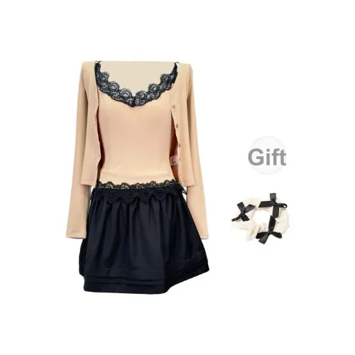 TURN UP Женские Комплекты с юбкой