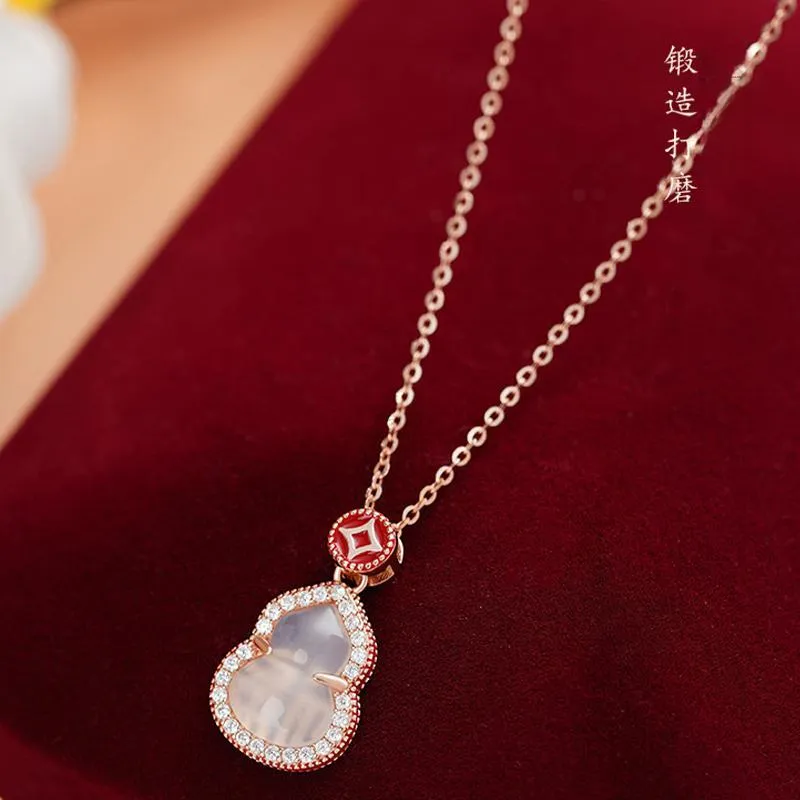 Suddenly Lucky Chalcedony Necklaces Women's-2