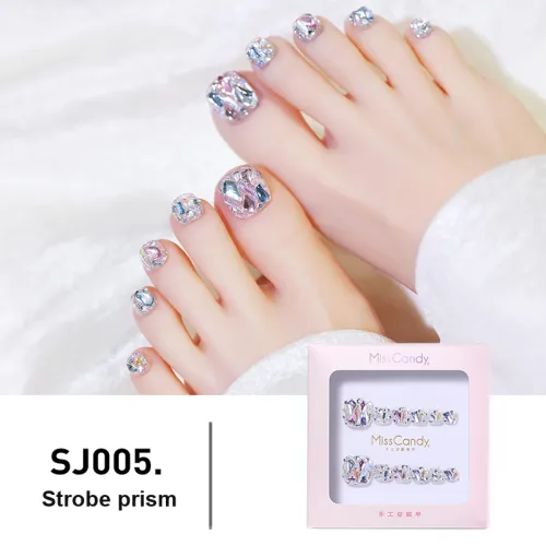 Miss Candy Explosive Мелкие блестки Prism False Nail Короткий Квадрат And Круглый Белый Однотонный