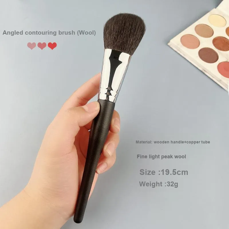 A Few More Cute Slanted Contour Brush With Wooden Handle Soft Hair For Contour Blush Multifunction Beauty Tool-1