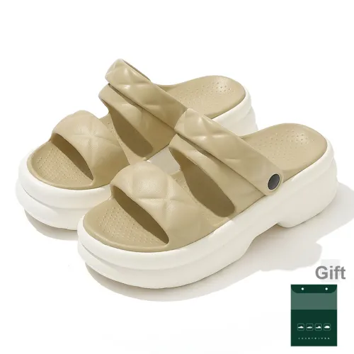 Red bean Slippers / Home Slippers
