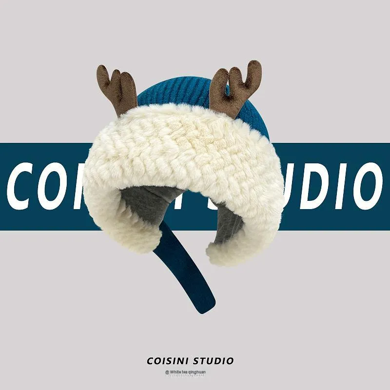 Moore Joan Plush Hats & Caps Women's-11
