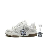 Vintage White+Giveaway