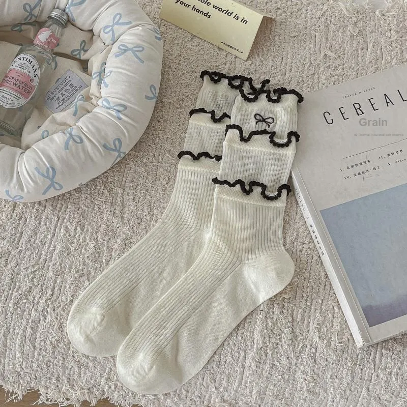 Gentle Welcome Mid Calf Socks Women's 1 Pack-7