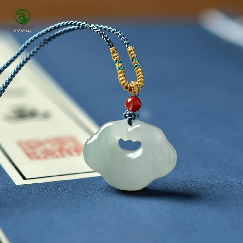 Tokai Family Tianshan Jade Necklaces Unisex-3
