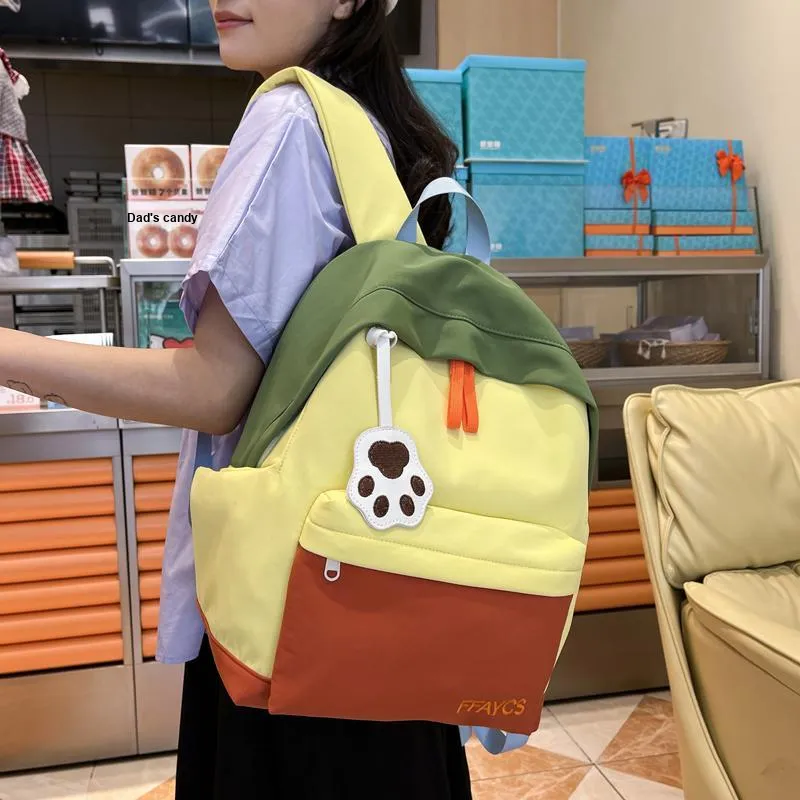URBAN FOREST Oxford Backpack Women's White Green/Red Yellow-12