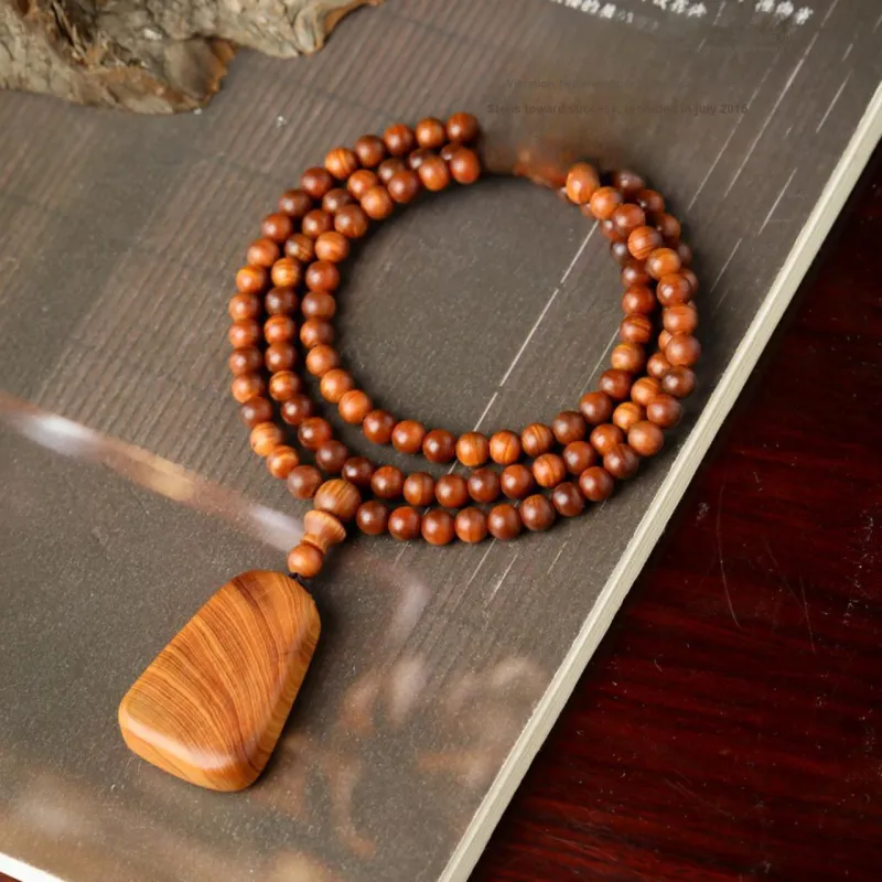 Santan Lodge Thuja Necklaces Unisex-1