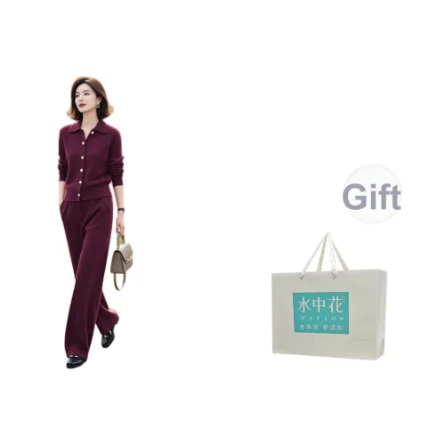 Flowers in water Повседневный костюм женский