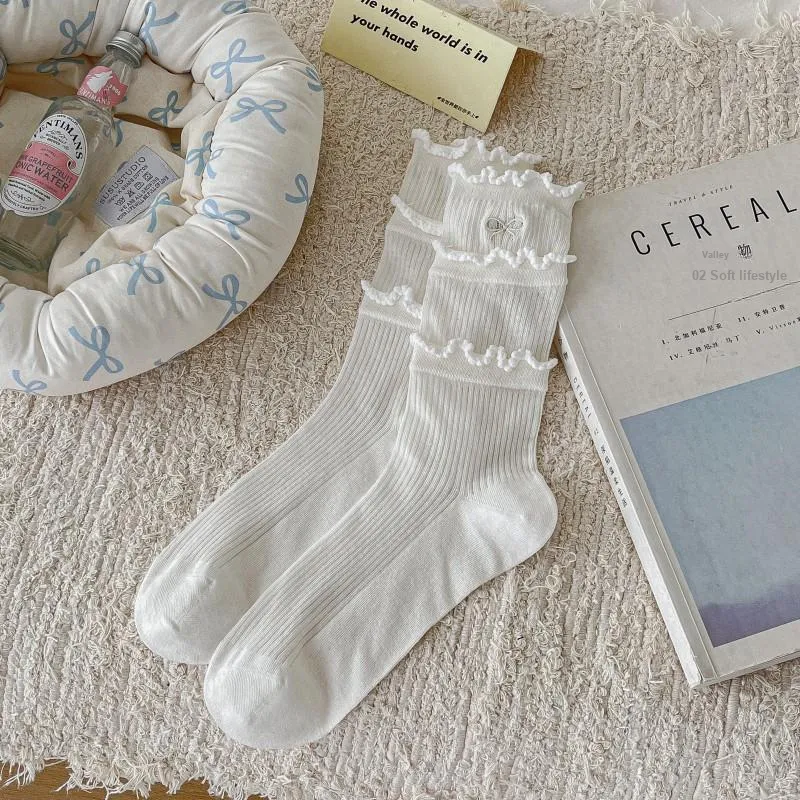 Gentle Welcome Mid Calf Socks Women's 1 Pack-1