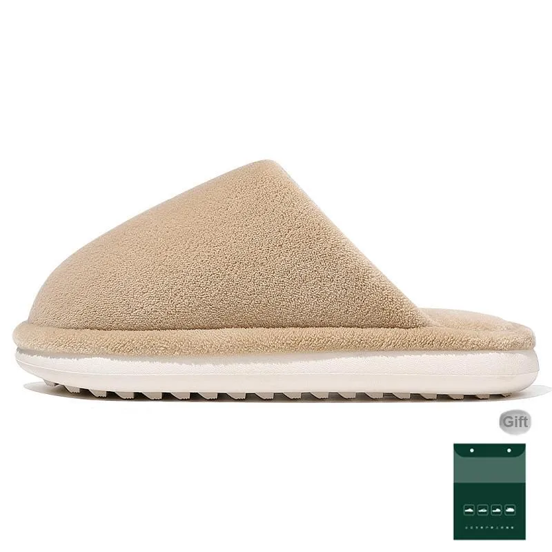 Red bean Slippers / Home Slippers