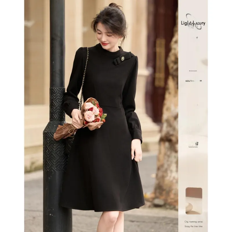 Like The Age Of Water Short Sleeved Dress Women's Black-2