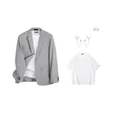 라이트 그레이 (티셔츠+브로치 포함)