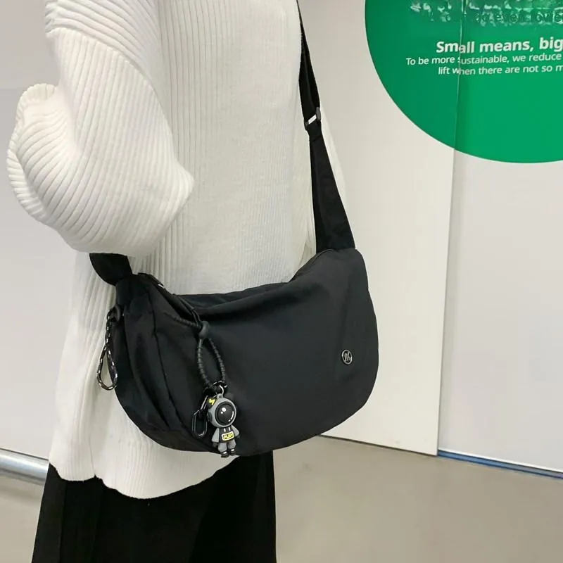 Tong Tong Rabbit Nylon Shoulder Bag Unisex Egg Yolk Flowing Sand \ Black \ Orange \ Vanilla Cream-8