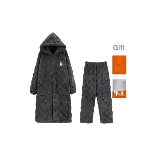 Удобный и освежающий комплект пижам мужского пола серого цвета