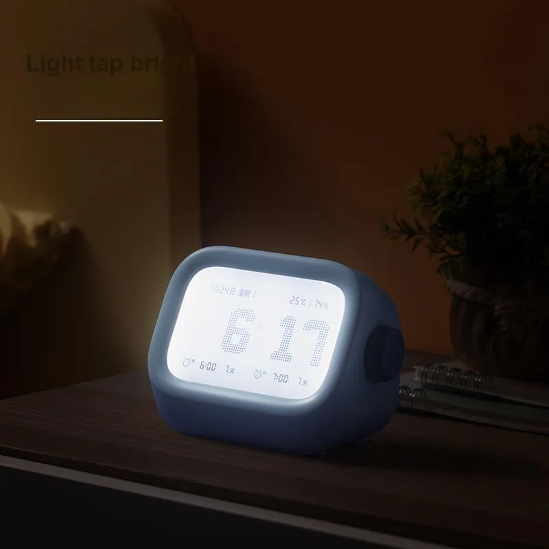 Deli Sweeping Seconds Movement Plastic Alarm Clock Unisex-4