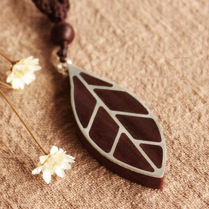 Encounter Gift Sandalwood Necklaces Unisex-4