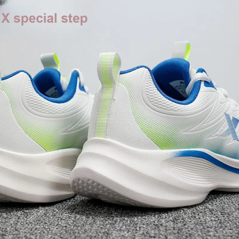 XTEP Shock-absorbing And Waterproof Low-Top Running Shoes Men's White-10