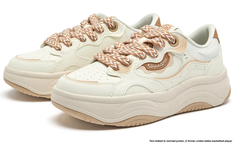 QIAODAN Height Increasing Abrasion Resistant Low Top Skateboard Shoes Women's Ivory White With A Hint Of Dust Khaki-2