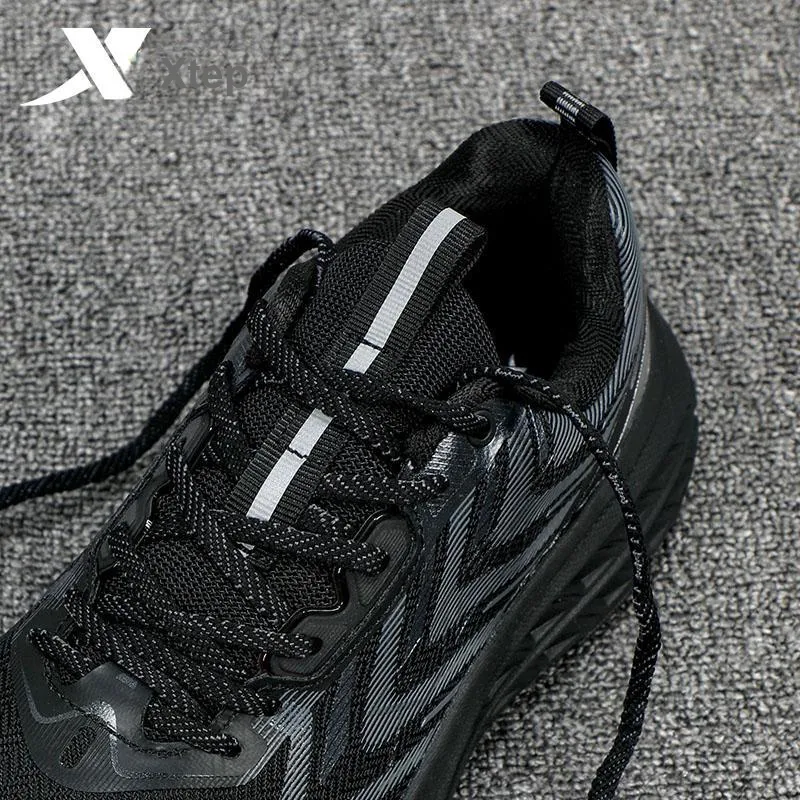 XTEP Kunwu Cushioning Breathable Low Top Running Shoes Men's Black-9
