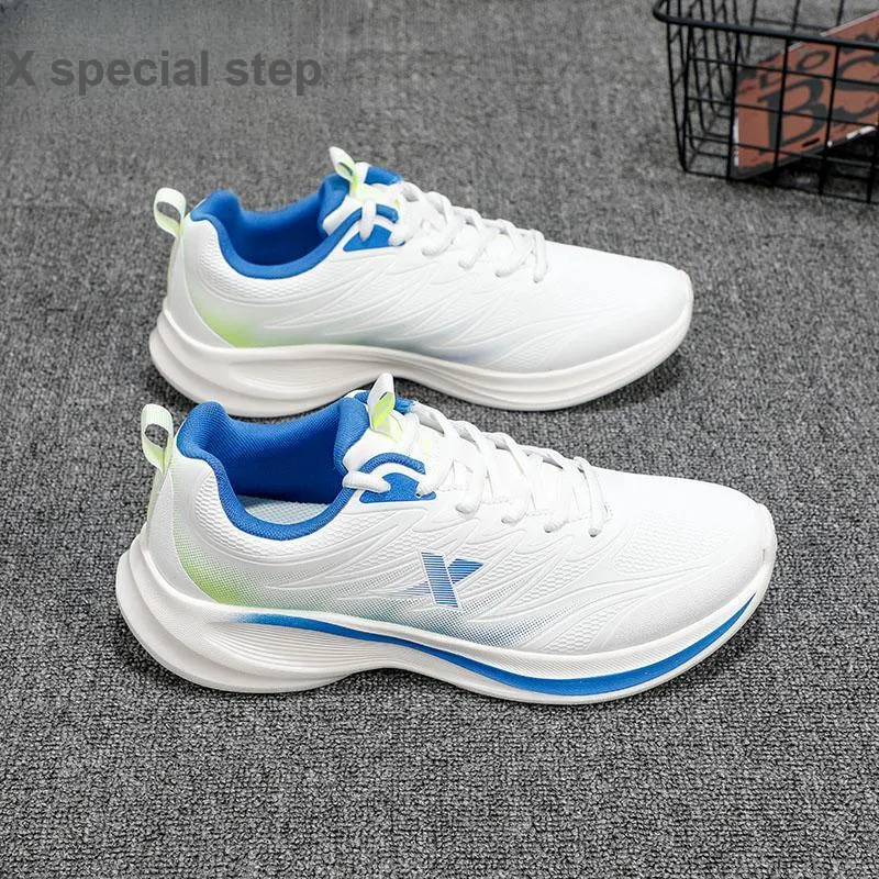 XTEP Shock-absorbing And Waterproof Low-Top Running Shoes Men's White-8