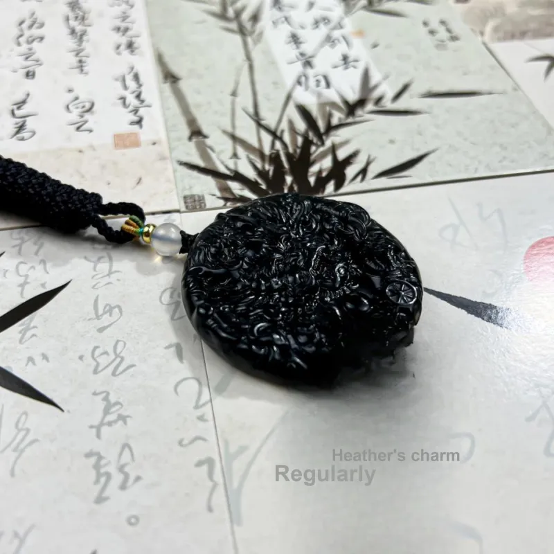 Tang Zhi Serpentine Jade Necklaces Unisex-1