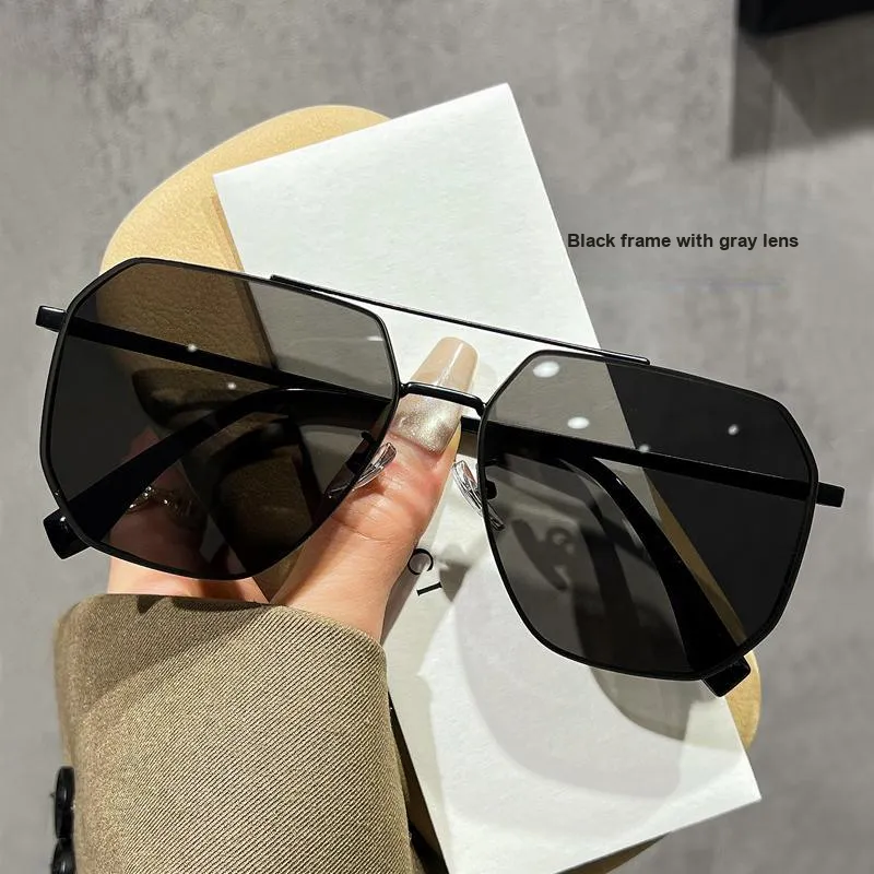 PRETTYALLUSION Metal Aviator Sunglasses Unisex-1