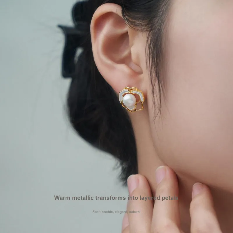 ME LUXE Pearl Stud Earrings, Classic And Versatile Women's-1